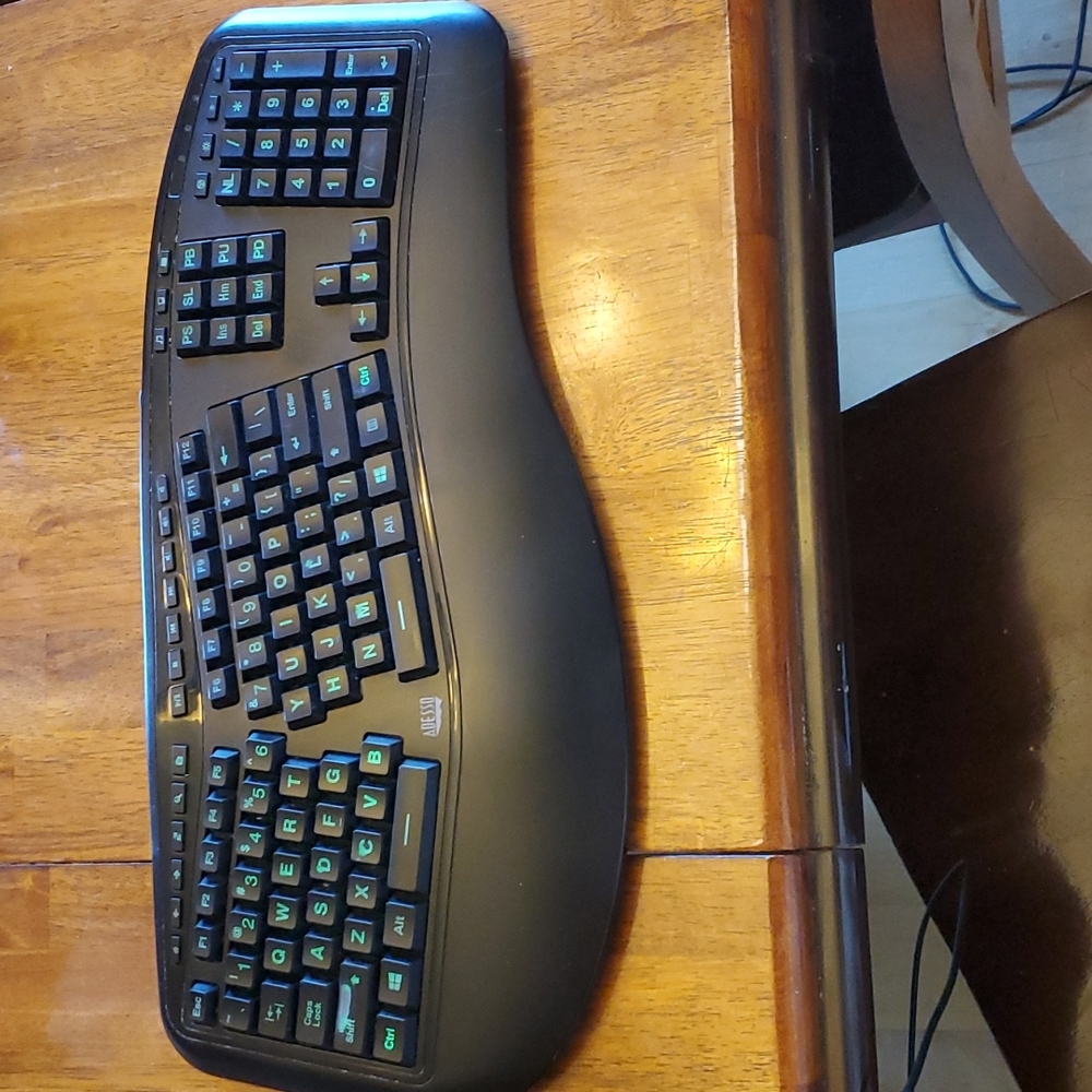 Adesso wired Light up Keyboard AKB 150EB